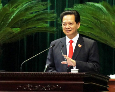 ai cung muon nghe thu tuong truc tiep tra loi chat van