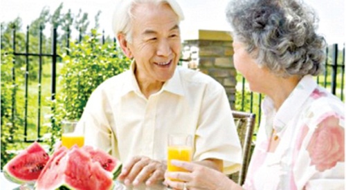 Ăn uống ngày hè với người cao tuổi an uong ngay he voi nguoi cao tuoi