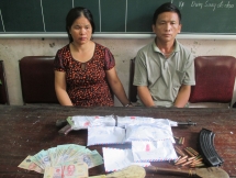 khach than nhien dinh mang sung va 3 vien dan len may bay o noi bai