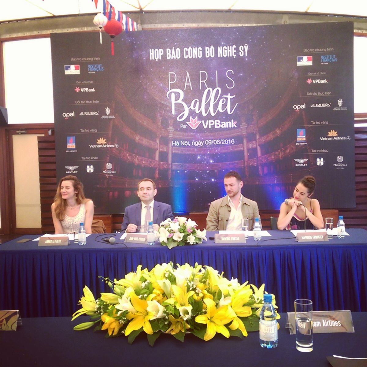 paris ballet par vp bank la cau noi cho moi quan he giua cac vu cong phap va viet nam