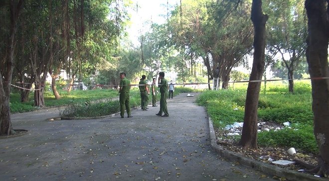 nguoi dan ong tu vong trong tu the treo co tai cong vien o sai gon