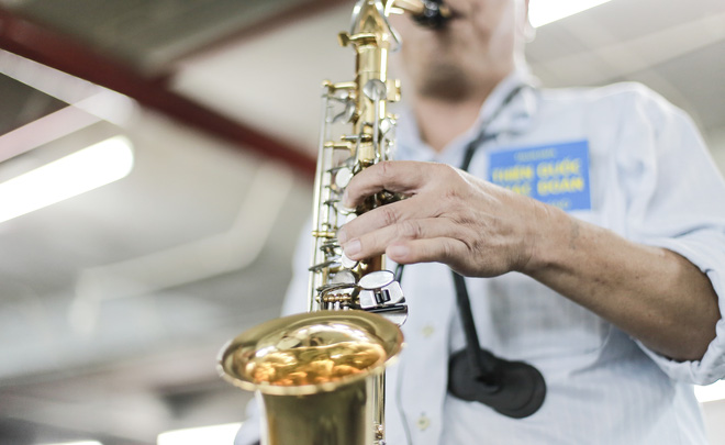 cau chuyen dang yeu ve tieng ken saxophone cua chu tai xe duoi ham cao oc ha noi