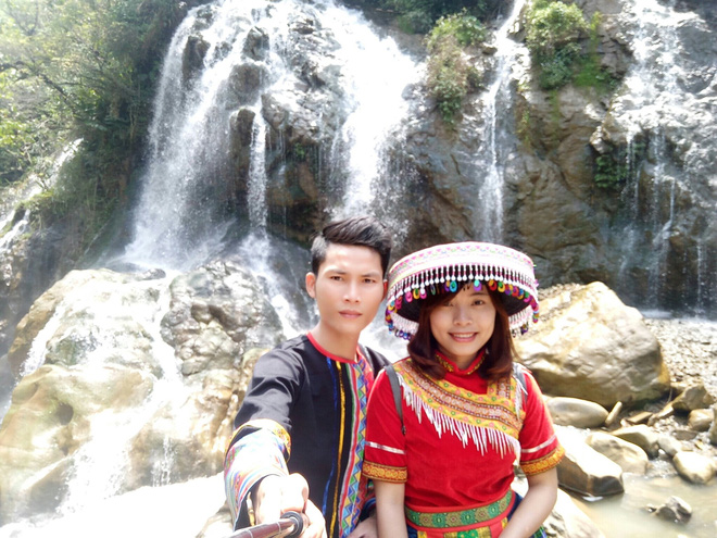 man cau hon bat ngo ngay giua cuoc hop cua sep tre danh cho ban gai