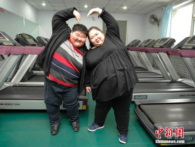 mong muon hanh phuc tron ven cap vo chong nang 400kg cung nhau giam tong cong 200kg de co con