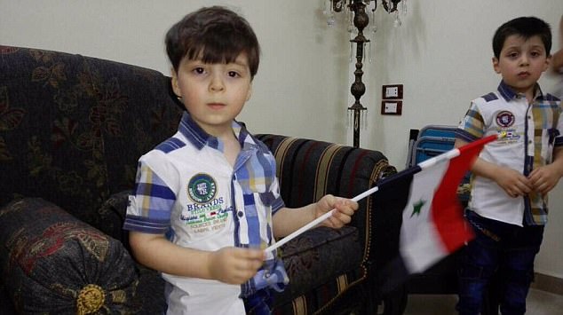 cau be syria minh day thuong tich va be bet mau sau mot nam gio the nao