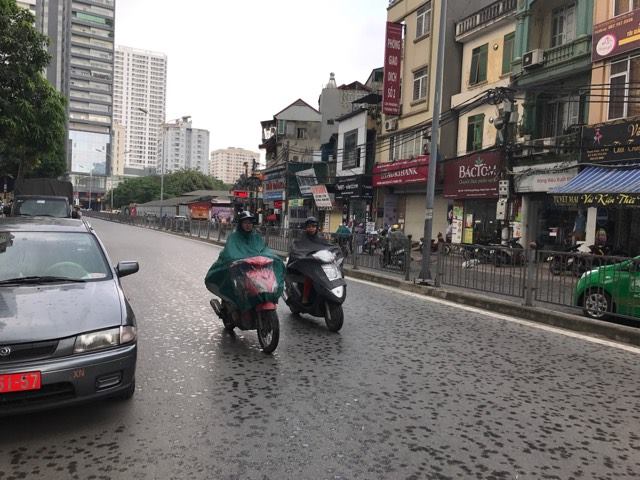cuoi cung thu do ha noi da co mua sau nhung ngay vat va vi nang nong