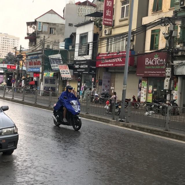 cuoi cung thu do ha noi da co mua sau nhung ngay vat va vi nang nong