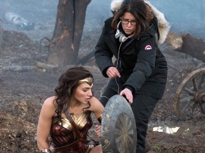 dung voi che wonder woman bung to ly do dang sau se khien ban phai nga mu than phuc gal gadot