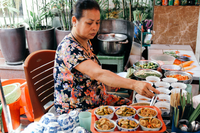 quan oc dac biet o ha noi suot 20 nam chu va nhan vien khong noi voi khach mot loi