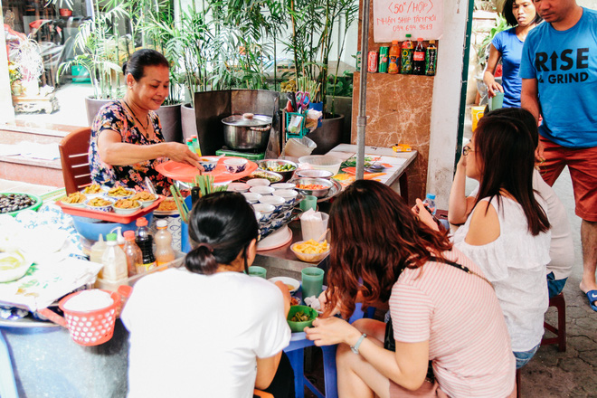 quan oc dac biet o ha noi suot 20 nam chu va nhan vien khong noi voi khach mot loi