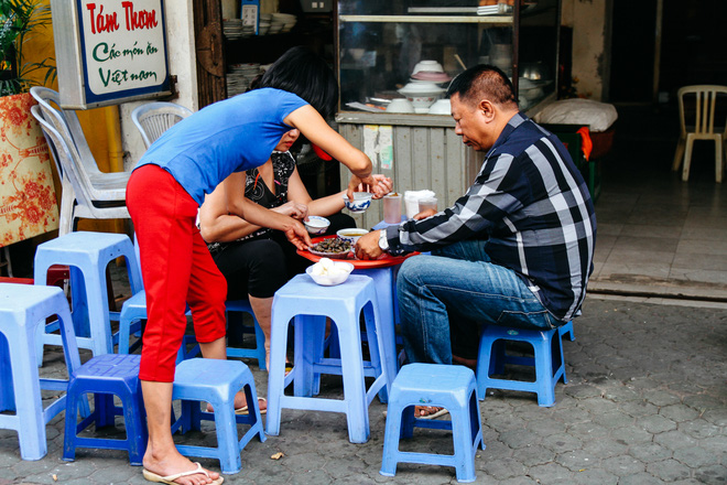 quan oc dac biet o ha noi suot 20 nam chu va nhan vien khong noi voi khach mot loi