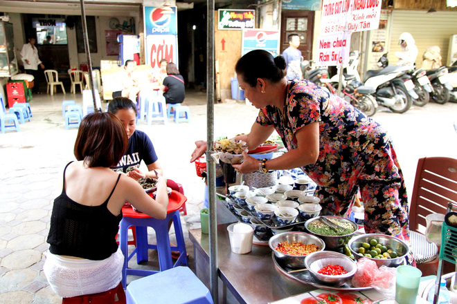 quan oc dac biet o ha noi suot 20 nam chu va nhan vien khong noi voi khach mot loi