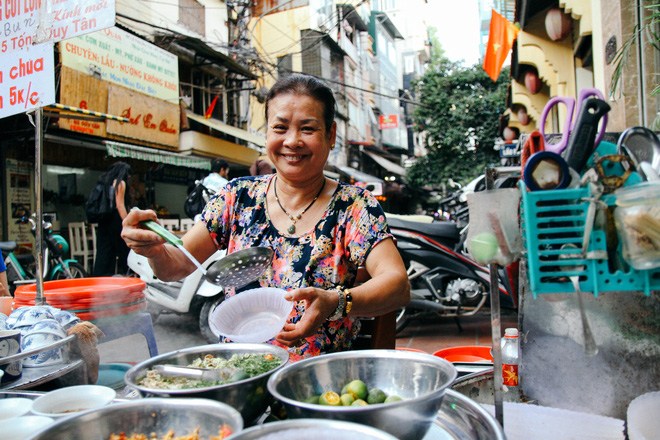 quan oc dac biet o ha noi suot 20 nam chu va nhan vien khong noi voi khach mot loi