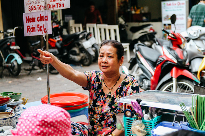 quan oc dac biet o ha noi suot 20 nam chu va nhan vien khong noi voi khach mot loi