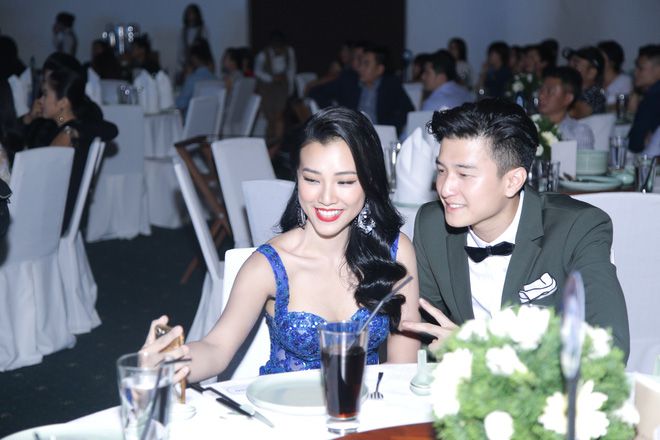 huynh anh va hoang oanh van quan quyt ben du tuyen bo chia tay