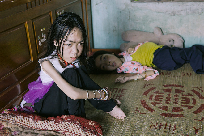 gong minh nuoi 2 dua con bai nao va me gia benh tat nhung doi vo chong nay chua mot lan muon bo cuoc