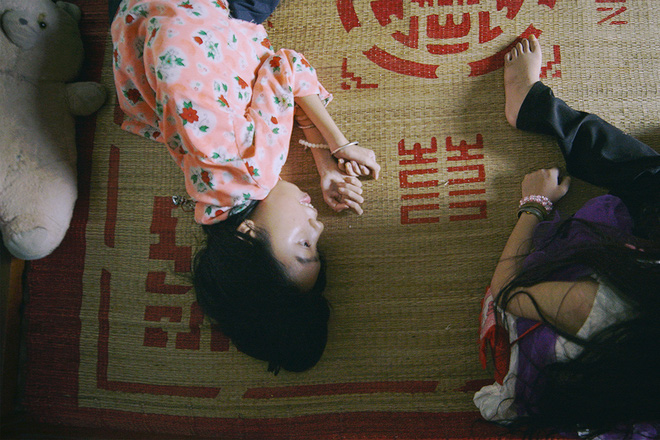gong minh nuoi 2 dua con bai nao va me gia benh tat nhung doi vo chong nay chua mot lan muon bo cuoc