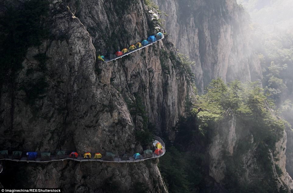 hang son doong la mot trong nhung diem cam trai doc dao nhat the gioi