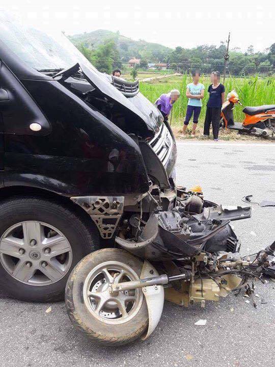 tuyen quang xe limousine tong nat xe may 1 nguoi nhap vien trong tinh trang nguy kich