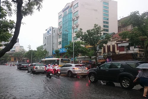 ha noi con mua to va dong den ngay 166