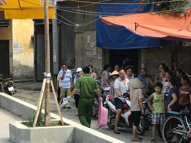 vu be trai 33 ngay tuoi chet trong chau nuoc me ruot khai nhan da giet con