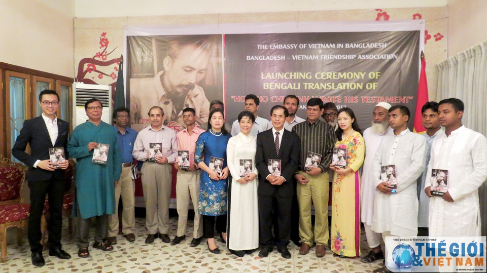 bac ho viet di chuc cuon sach dau tien ve chu tich ho chi minh duoc dich sang tieng bengali