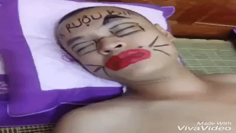 nhau say ve chong hot hoang khi thay san pham cua vo vao sang hom sau