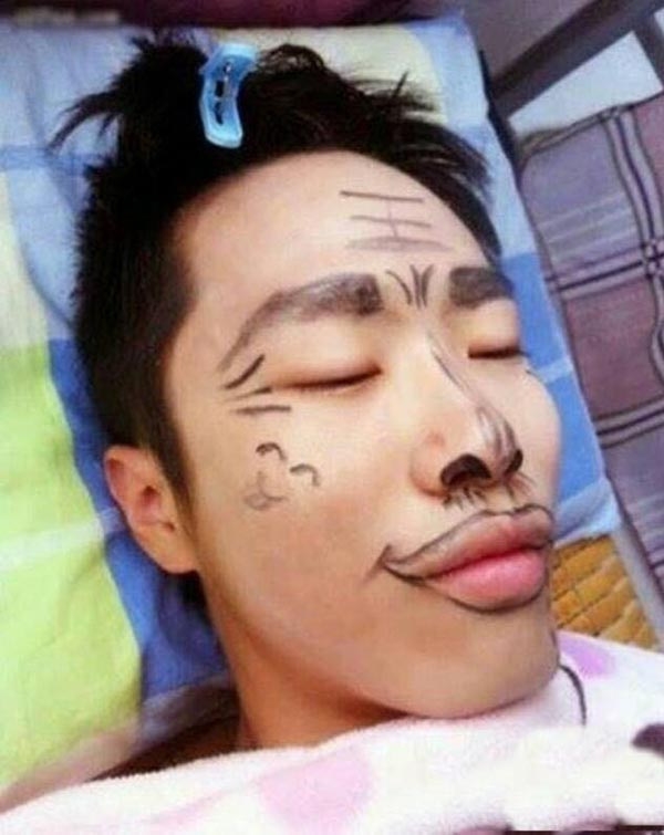 nhau say ve chong hot hoang khi thay san pham cua vo vao sang hom sau