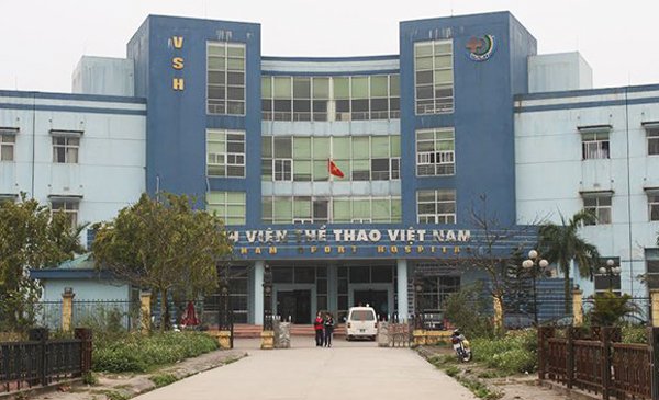 ha noi 2 doi tuong hanh hung bat bac si quy xin loi tai benh vien