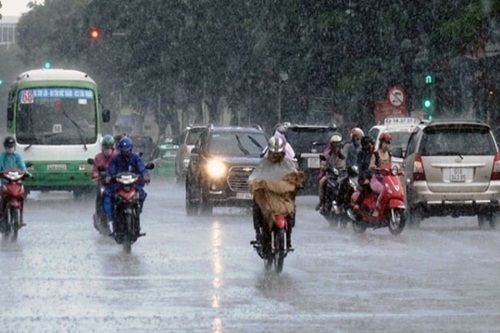 mua lon tren dien rong ha noi tiep tuc mua to va dong