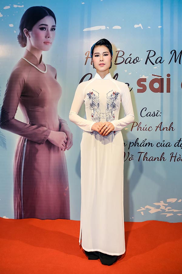 ba xa luong the thanh khoe ve dep diu dang voi ao dai truyen thong