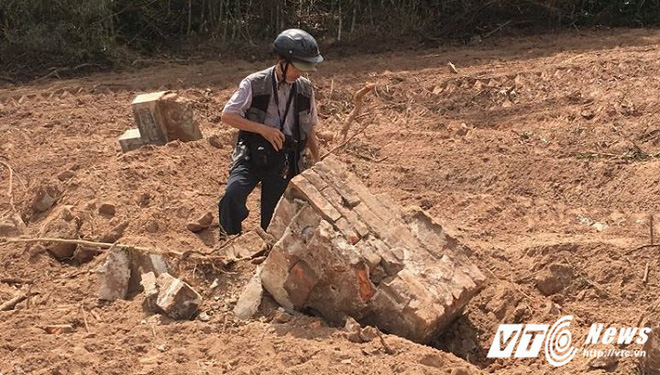 nghi van lang mo vo vua tu duc bi san ui trong cac tai lieu con luu giu khong co ai ten la my phi