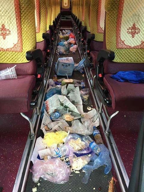ket thuc chuyen di tai xe giat minh khi nhin nhung thu con sot lai tren xe