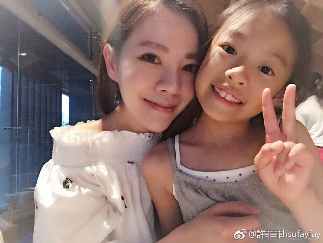 ai ma tin noi nhung nguoi phu nu xinh dep nay la me con mot trong so do da u70