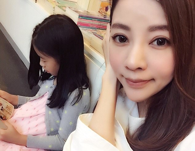 ai ma tin noi nhung nguoi phu nu xinh dep nay la me con mot trong so do da u70