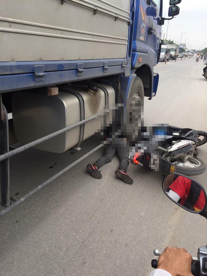 bac ninh va cham tren duong nguoi dan ong chet tham duoi banh xe tai
