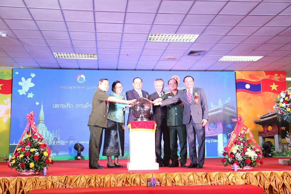 120 don vi doanh nghiep tham gia hoi cho thuong mai viet nam lao 2017