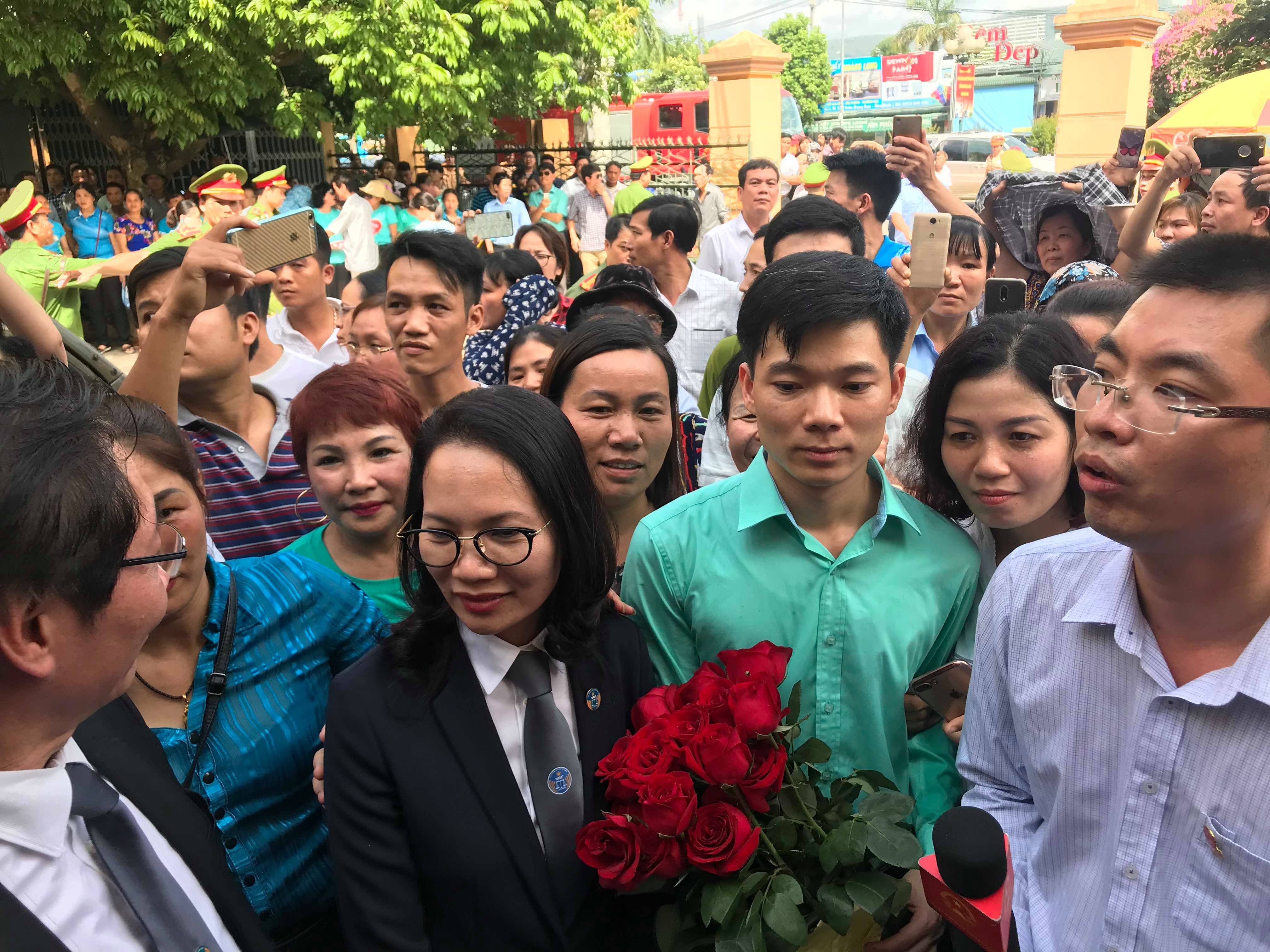 noi niem bac sy hoang cong luong sau khi toa quyet dinh tra ho so
