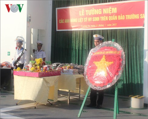 am long chien sy truong sa chung tay vi con em ngu dan bien dao