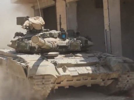 xe tang t 90 nga no tung o syria than thanh cung di dut nhu bao anh tai khac
