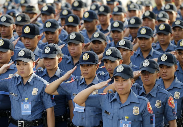 philippines xem xet cap the can cuoc bat buoc cho nguoi hoi giao