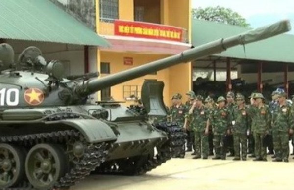 dan xuyen cua phap khien t 62 vuot mat ca t 72