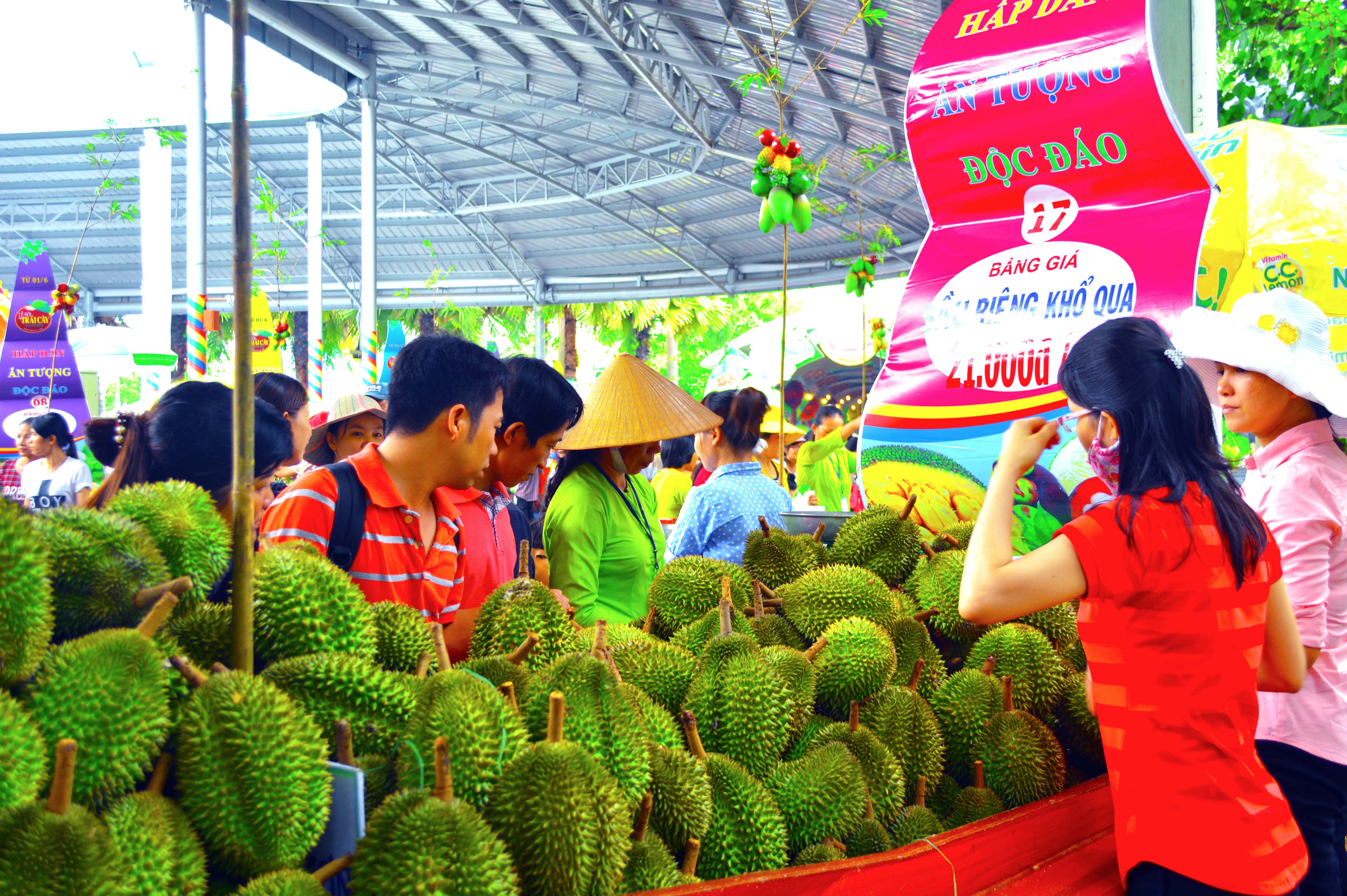 trai nghiem mua he 2017 soi dong tai suoi tien