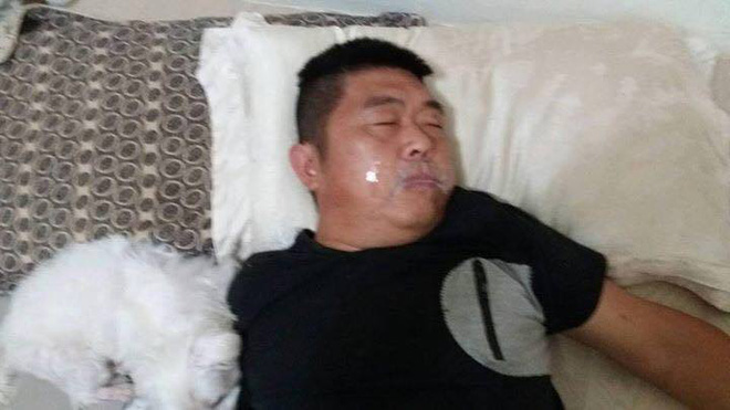 vo soc nang khi thay mieng chong dan bang keo nhung su that phia sau da khien co phai bat khoc