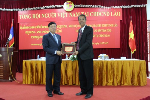 doan dai bieu hoi huu nghi viet lao lao viet tham nha luu niem nguoi dat nen mong quan he lao viet nam