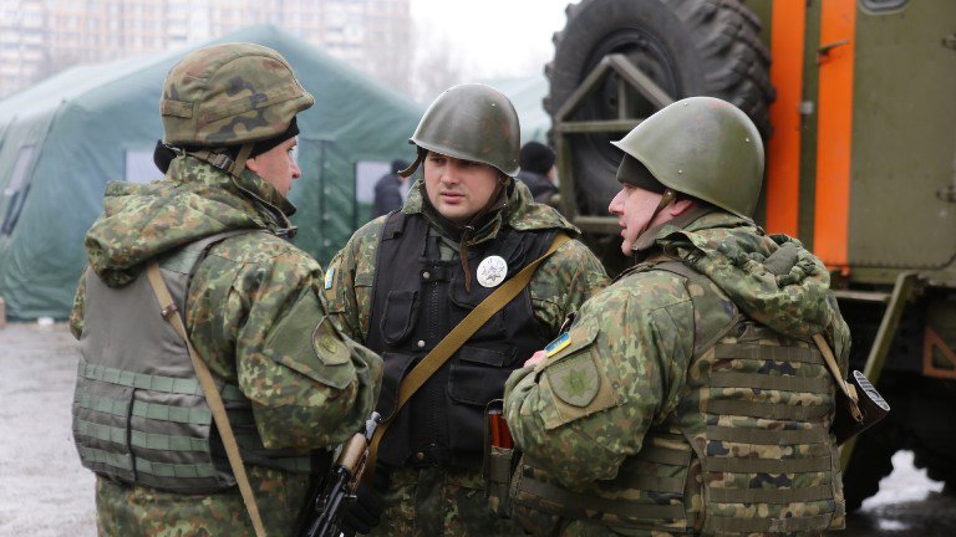 bao luc dam mau bung phat o dong ukraina 9 linh thiet mang