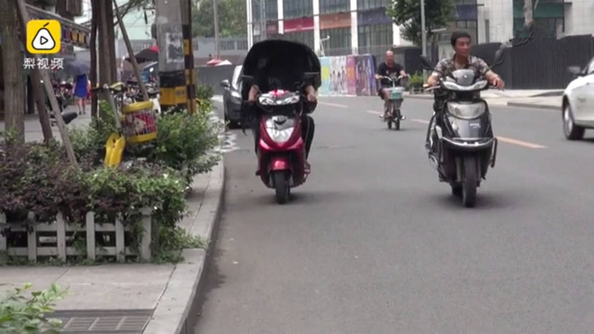 ai cung tuong anh chang shipper nay nghien phim co trang trung quoc nhung su that lai khong ky thu den vay