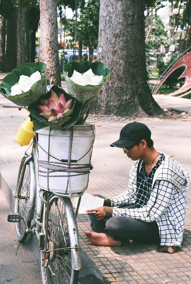 ngay he dep nhat cua tui con nit nha ngheo ban sen ban che nhung vui biet bao vi do dan duoc cha me