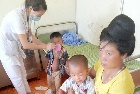 20 nguoi bi ngo doc sau khi an tiet canh