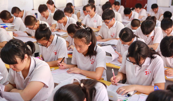 di ban trung cho cong ty dich vu de thue nu sinh suyt tu vong sau ca phau thuat